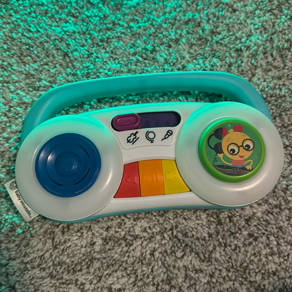 Baby boom box